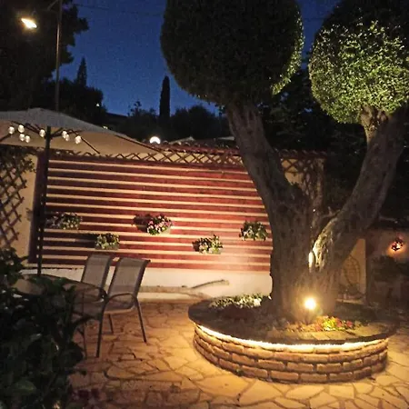 Flowers Μπενίτσες