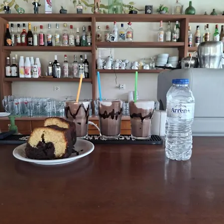 Flowers Πανσιόν *