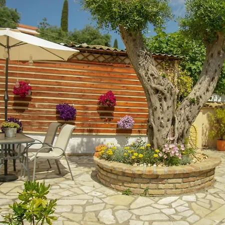 Πανσιόν Flowers *